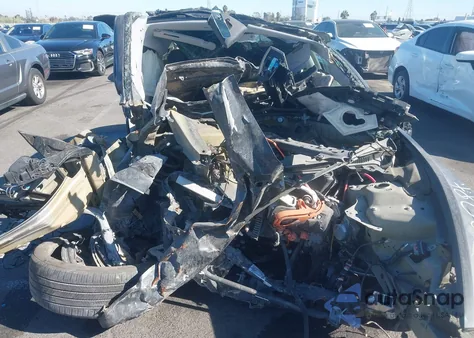 2024 Tesla Model 3 Long Range Dual Motor All-Wheel Drive/Rear-Wheel Drive z USA, uszkodzony, nr VIN 5YJ3E1EA3RF738802